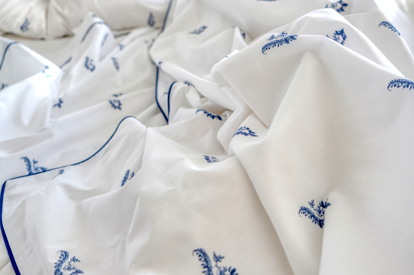 Blue Paisley Bedsheet Set